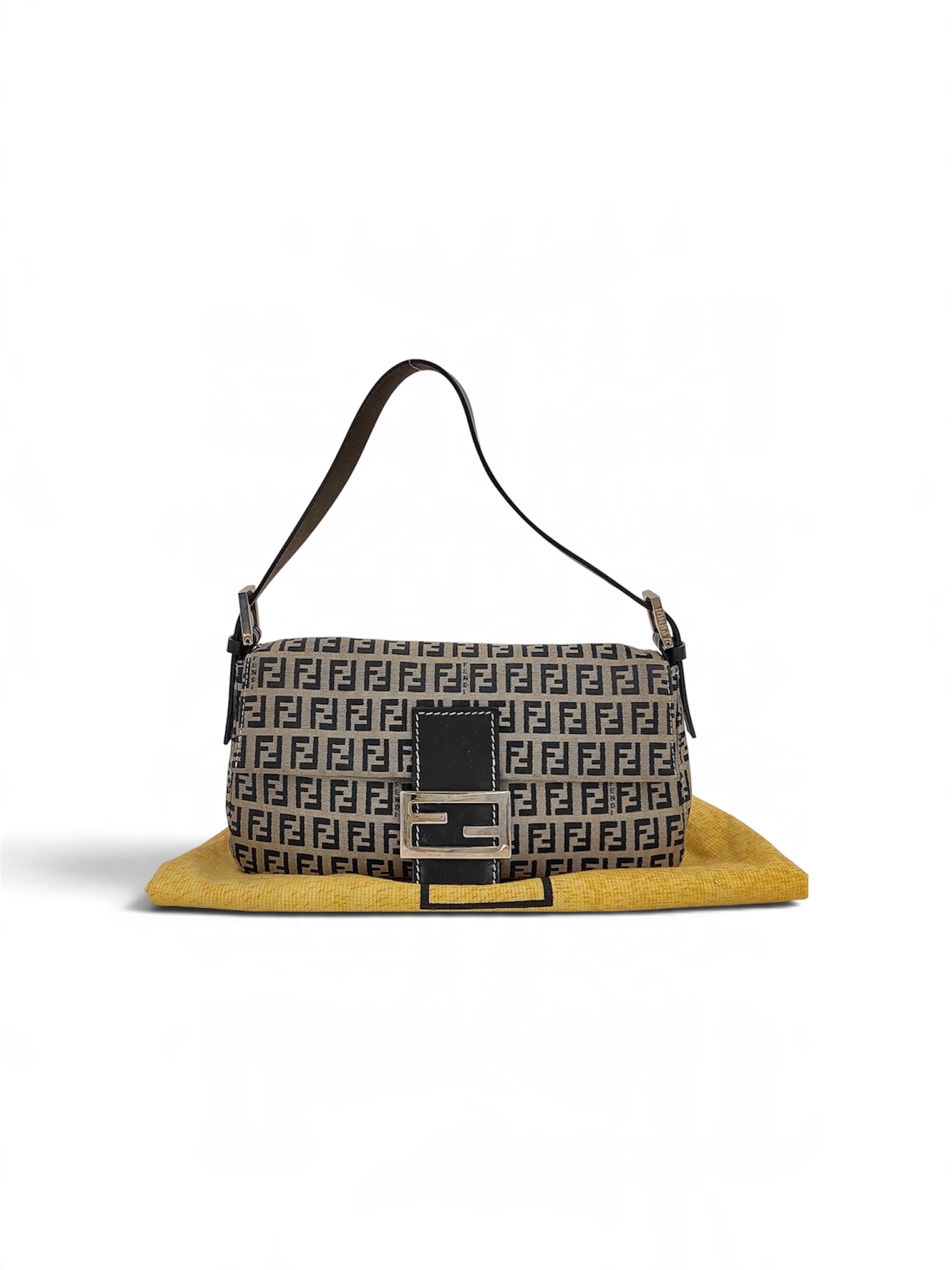 FENDI ズッキーノ マンマバケット